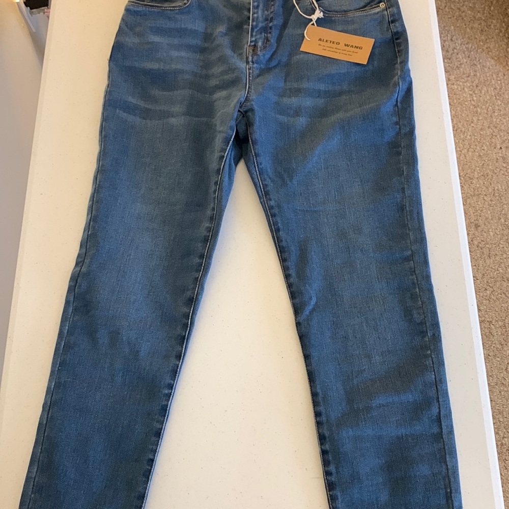NWT!  Aleteo Wang Women's Jeans Stretch